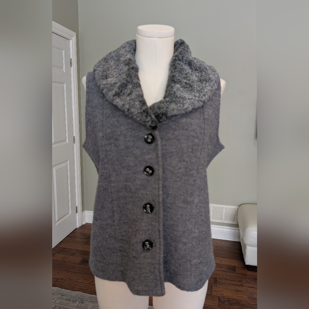 Alfred Dunner Women's Grey Vest 100% Wool Faux Fur Collar Size Petite
